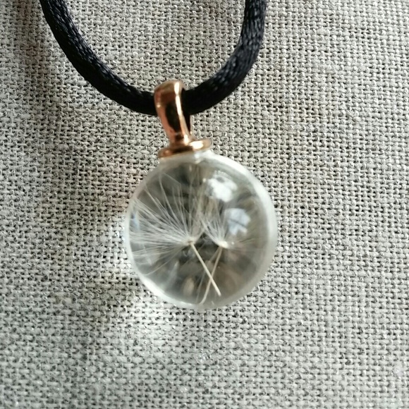 Dainty Dandelion Seed Wish Necklace - Picture 4 of 4